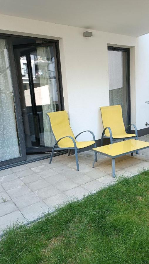 Apartment Z Ogrodkiem Na Warszawskiej Woli Varsavia Esterno foto